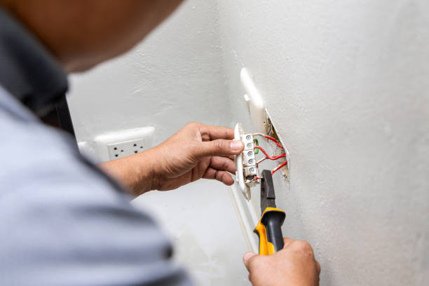 Best Affordable Emergency Electrician  in Bristol, VA